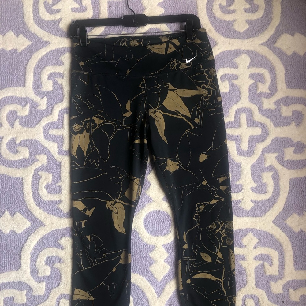 Nike women leggings size L